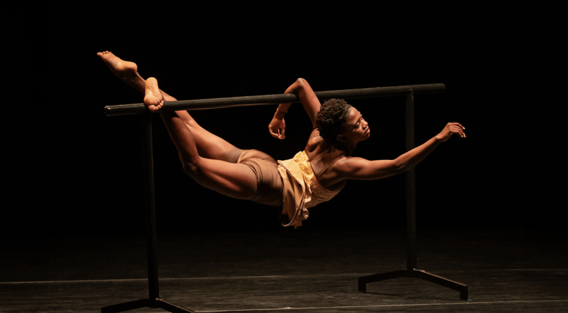 BATSHEVA DANCE COMPANY — MOMO – Paris-LA