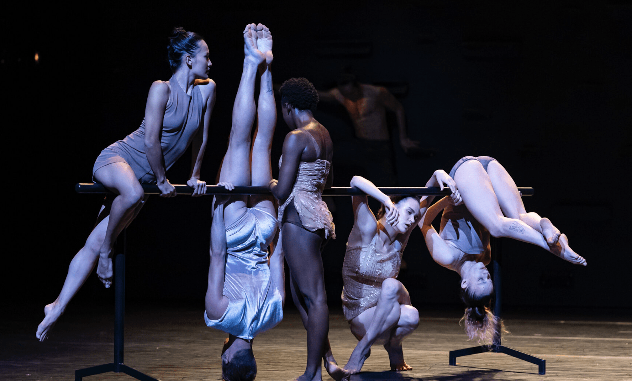 BATSHEVA DANCE COMPANY — MOMO – Paris-LA